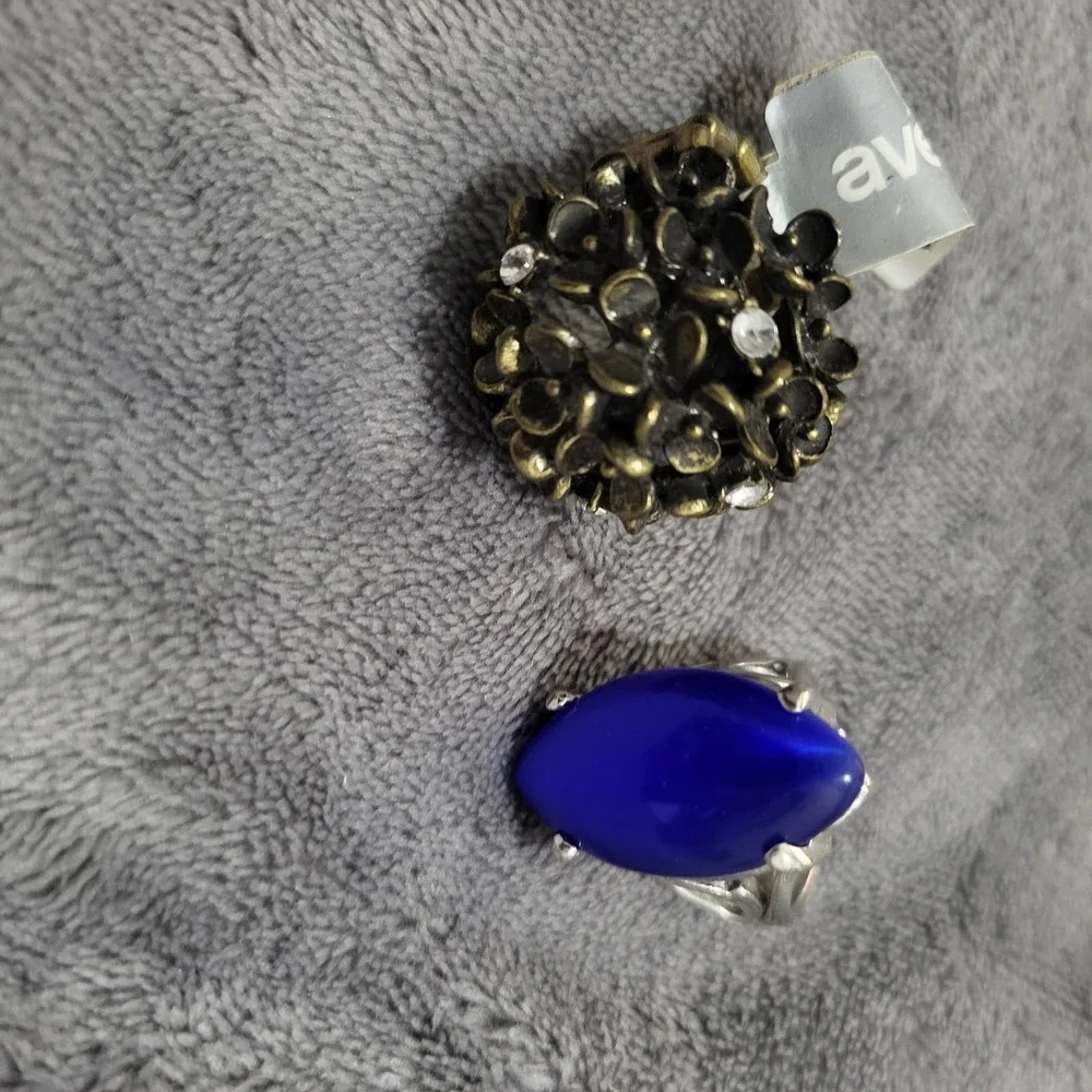 2 PLUS SIZE RINGS BROWN FLOWER AND BLUE - Picture 1 of 2